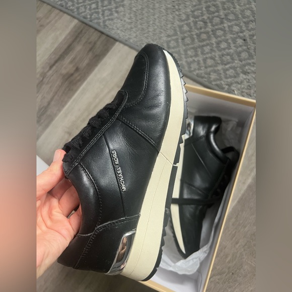 Michael Kors size 7 - Picture 1 of 4